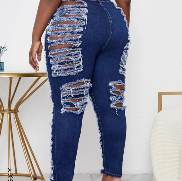 SHEIN 2X SUPER RIPPED STRETCHY JEANS- WITH MATCHING 2X DISTRESSED JEAN JACKET - Picture 3 of 8